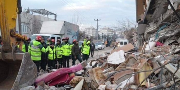 Kahramanmaraş'ta 5 güreşçi vefat etti. 4 sporcu hala enkazda