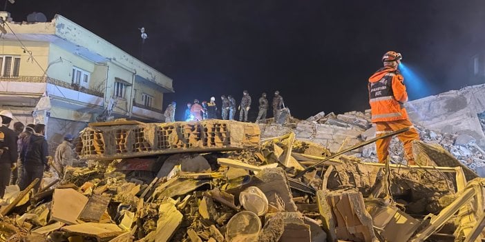 Flaş... Flaş... Depremde can kaybı 20 bin 937'ye yükseldi