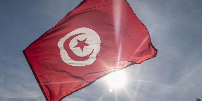 Tunus'ta depremzedeler için SMS’li kampanya