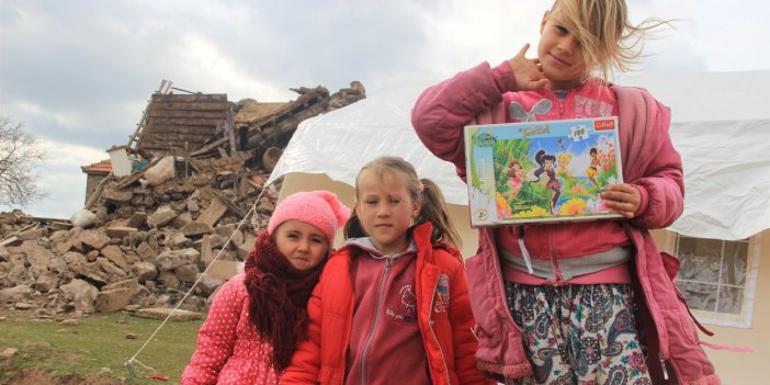 Depremi yaşayan çocuklara nasıl davranmalı?