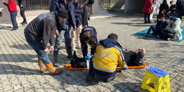 Kocaeli'de turistleri taşıyan araç kaza yaptı