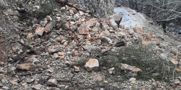 Düziçi'nde deprem sonrası kapanan köy yolları açıldı