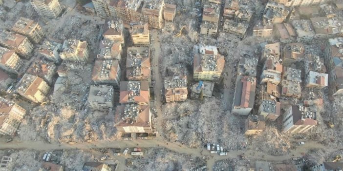 Hatay'da yaptığı bina yıkılmayan müteahhide herkes dua ediyor. Bir yıl önce hayatını kaybetti