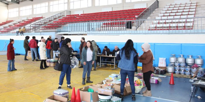 Van ve Bitlis'te depremzedeler için "sosyal market" kuruldu