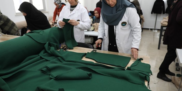 Bitlis ve Van'daki usta öğreticiler ile kadın kursiyerler depremzedeler için seferber oldu