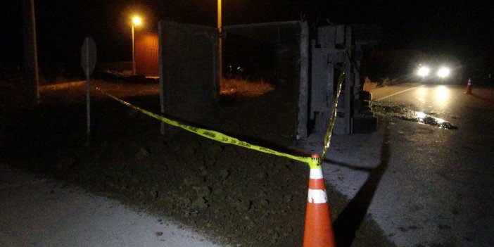 Afyonkarahisar’da toprak yüklü kamyon devrildi: 1 kişi yaralandı