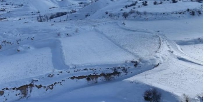 Depremin vurduğu köyde tarlalar 3 metre yükseldi