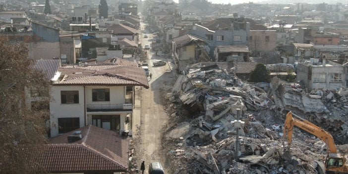 Hatay'da "dünyanın aydınlatılan ilk caddesi" yerle bir oldu