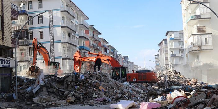 Malatya'da yıkılan binalara ilişkin 13 kişi tutuklandı