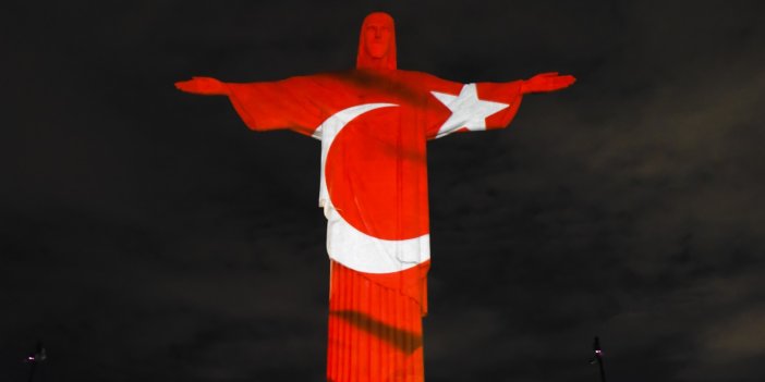 İsa heykeli dev Türk bayrağına dönüştü