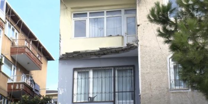 İstanbul'da deprem paniği. Bir sitede balkon çöktü