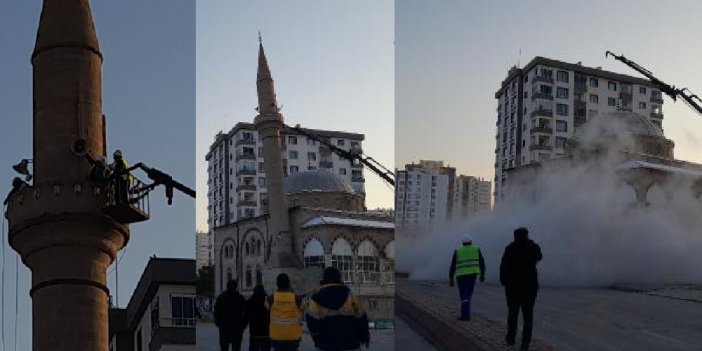 Kayseri'de, depremde ağır hasar oluşan 55 yıllık caminin minaresi yıkıldı