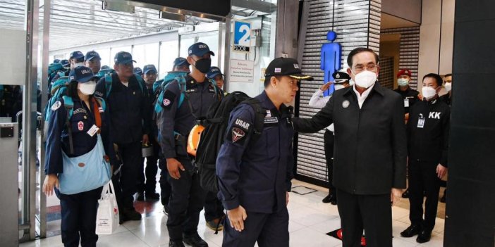Tayland arama kurtarma ekibini Başbakan Prayut karşıladı