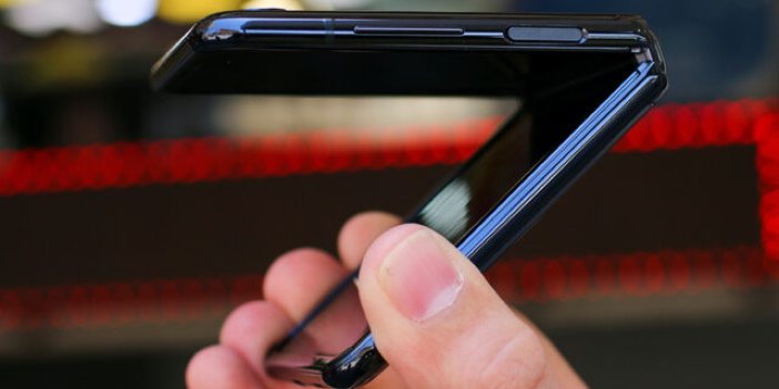 Apple'ın katlanabilir telefonu için iddialar artıyor: Katlanabilir telefon ağır olacak