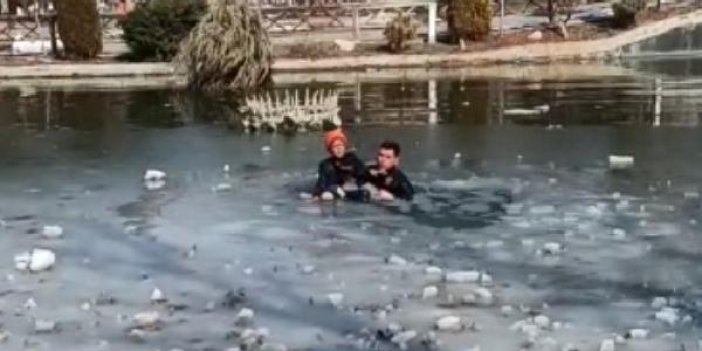 Deprem bölgesindeki buzlu göle düşen kızı kurtardı. Helal sana Türk Polisi