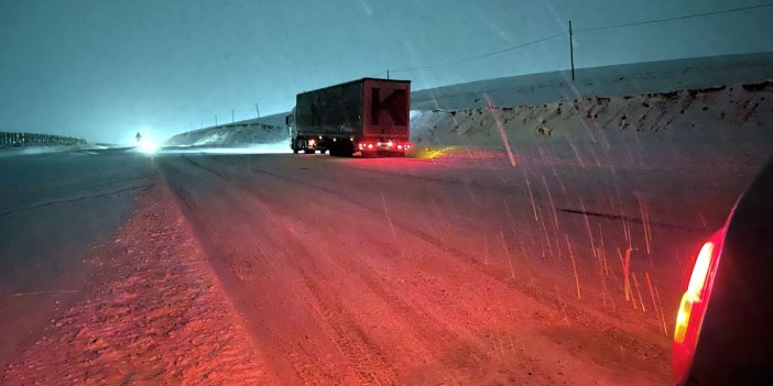 Ardahan'da kar ve tipi ulaşımı aksatıyor