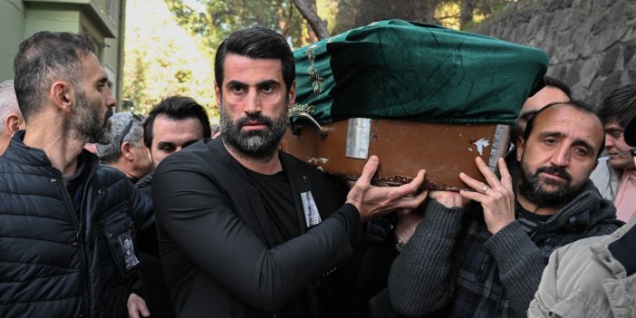 Volkan Demirel Taner Savut'un cenazesinde bir köşeye geçip ağladı. Kahreden vedada herkes oradaydı
