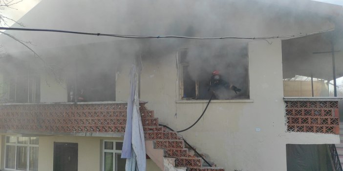 Evde çıkan yangında mahsur kalan kişi hayatını kaybetti