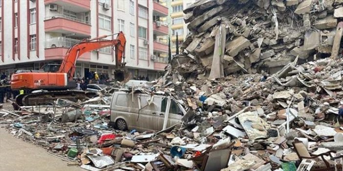 Kahramanmaraş'ta enkaz kaldırma işi AKP'li isme gitti. Depremde bile yandaş ihya ediliyor