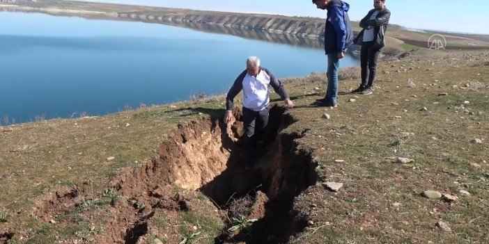 Depremler Fırat Nehri kıyısında yarıklar oluşturdu