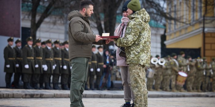 Zelenski'den savaşının yıl dönümünde Ukraynalı askerlere devlet nişanı
