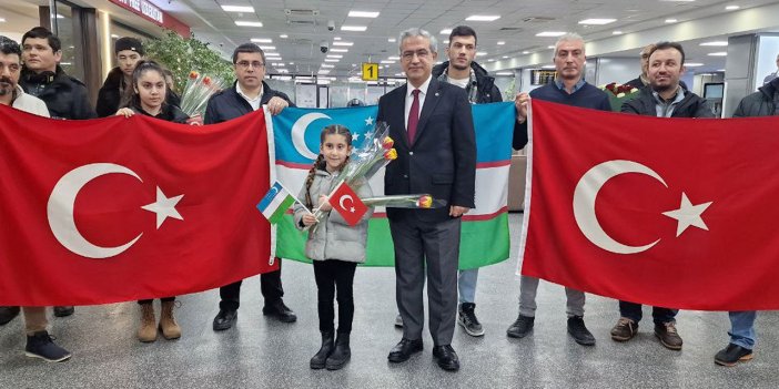 Özbek arama kurtarma ekibi ülkesinde törenle karşılandı