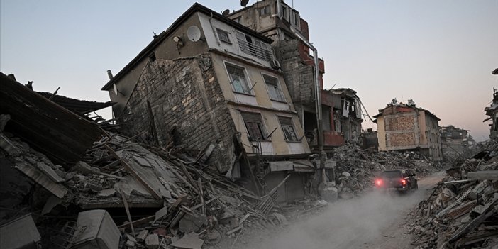 AFAD: İlk depremden sonra 9 bin 470 artçı sarsıntı kaydedildi