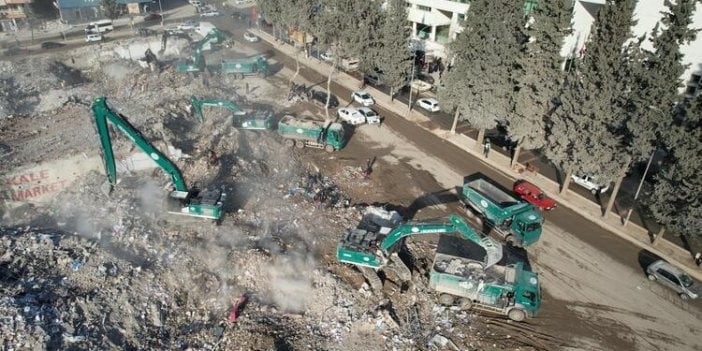 Kahramanmaraş'taki enkazın ne kadar sürede kaldırılacağı açıklandı