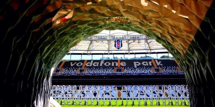 Beşiktaş’ın stad sponsoru Vodafone’dan tribünlere üstü kapalı destek