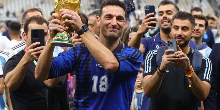 Arjantin Scaloni'nin sözleşmesini 2026'ya kadar uzattı