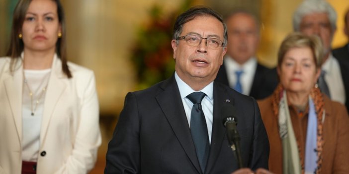 Kolombiya'da cumhurbaşkanının kabinesinden 3 üst düzey ayrılık