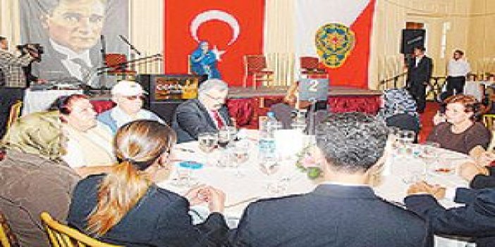 Celalettin Cerrah'tan Emniyet'e iftar