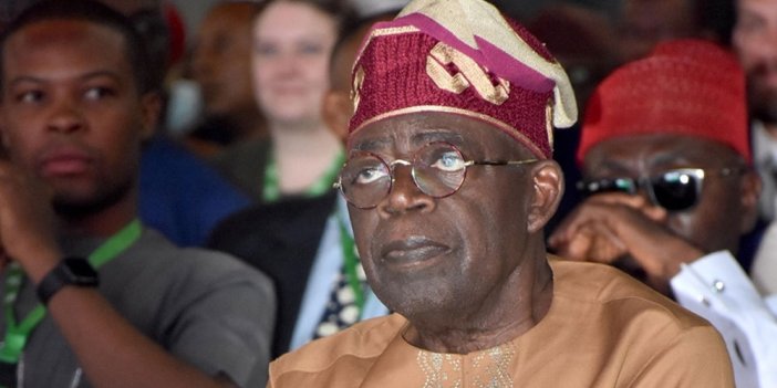 Nijerya'da iktidar partisi adayı, devlet başkanı seçildi