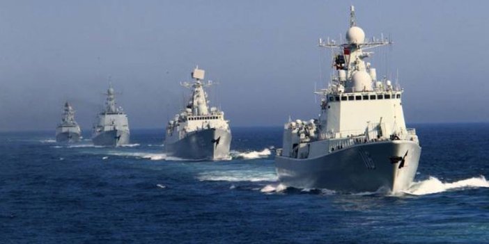 Çin savaşa ilerliyor. Çıkarma gemileri adanın etrafını sarmaya başladı