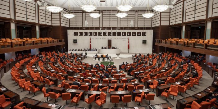 Meclis'te kimsenin alışık olmadığı olay. AKP muhalefetin önergelerine yeşil ışık yaktı