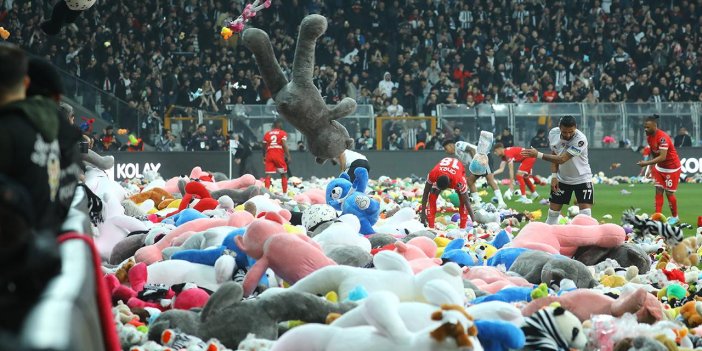 Beşiktaş taraftarının sahaya attığı oyuncaklar Kahramanmaraş'a ulaştı