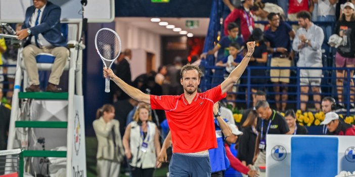 Dubai'de şampiyon Medvedev