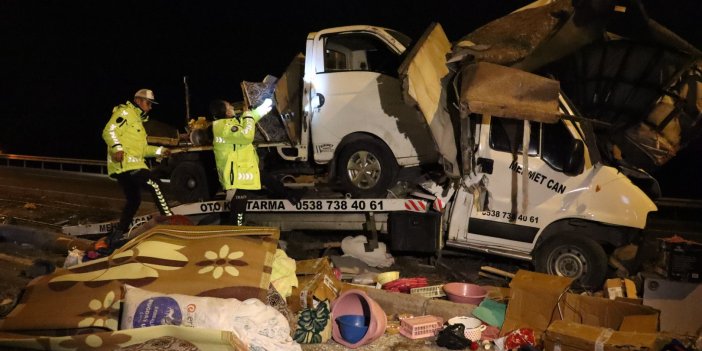 Kayseri'de feci kaza: Yanan tırın sürücüsünü polis kurtardı
