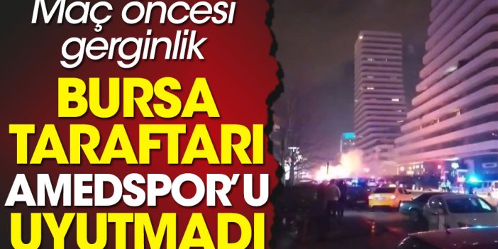 Bursaspor taraftarı Amedspor oteli önünde gece boyunca havai fişek attı. Mehter Marşı çaldı