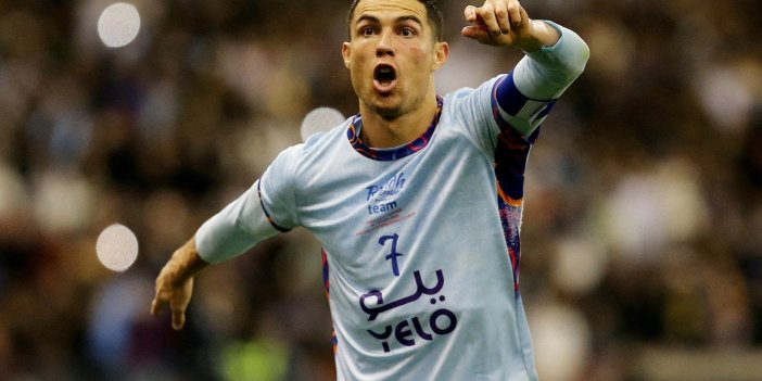 Cristiano Ronaldo tepkiler üzerine depremzedelere yardım uçağı kaldırdı