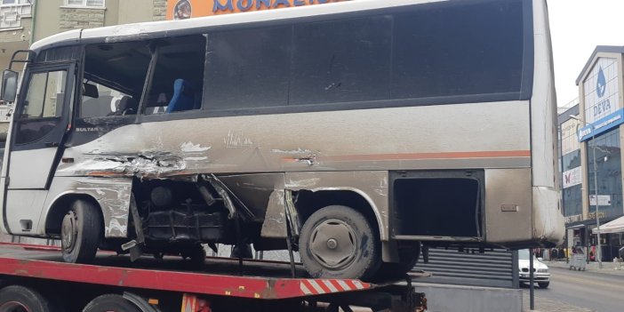 Ankara'da otobüs ile minibüs çarpıştı: 4 yaralı