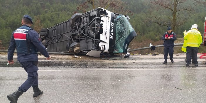 Yolcu otobüsü devrildi: 8 yaralı