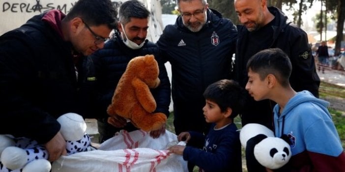 Dolmabahçe'den atılan oyuncaklar Hatay'da