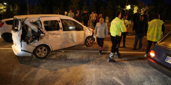 Nevşehir'de freni boşalan kamyon 6 araca çarptı: 7 yaralı
