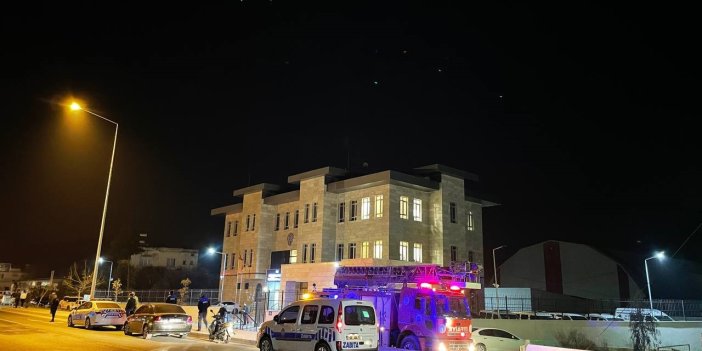 5 katlı binanın çatısına çıkan kişiyi polis ikna etti 