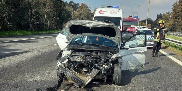 Feci kaza! Ambulans ekibine otomobil çarptı: 1 sağlıkçı öldü