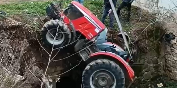 Yalova'da kontrolden çıkan traktör dere yatağına düştü
