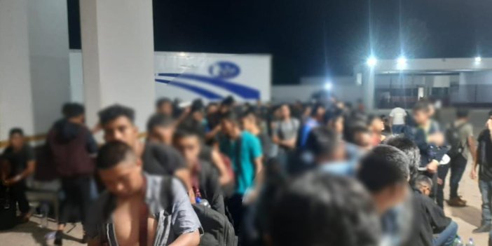 Meksika’da tır dorsesinde 100'den fazla refakatsiz göçmen çocuk bulundu