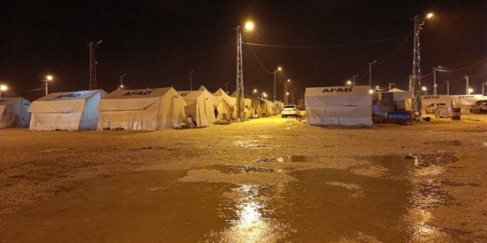 Deprem bölgesinde fırtına ve sağanak yağış etkili oluyor