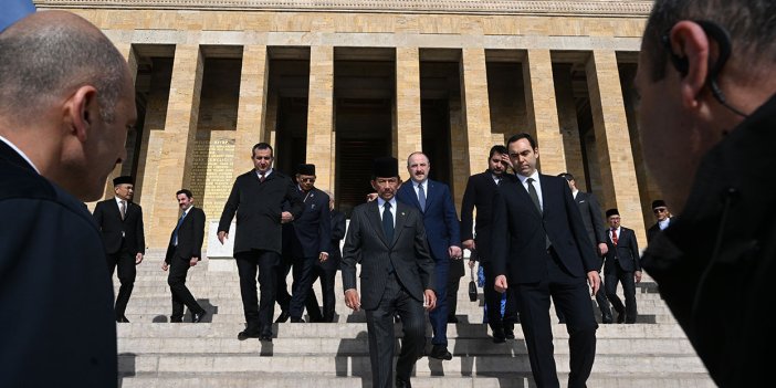 Brunei Sultanı Waddaulah Anıtkabir'i ziyaret etti